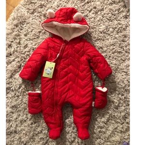 Winter snowsuit size 6-9 months